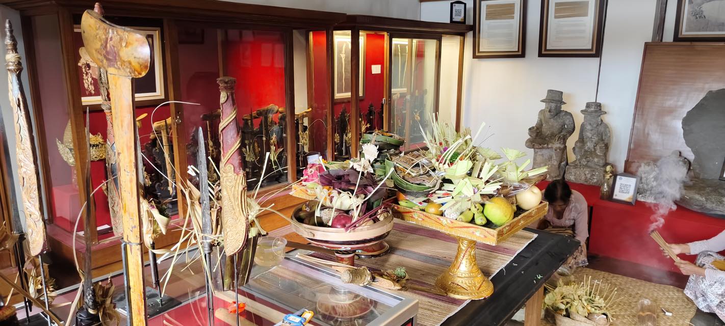 Rahajeng Rahina Tumpek Landep